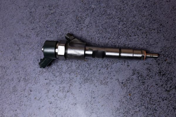 93183595 форсунка CR BOSCH для двигуна Renault Vivaro, Laguna I/II, Megane I, Scenic I