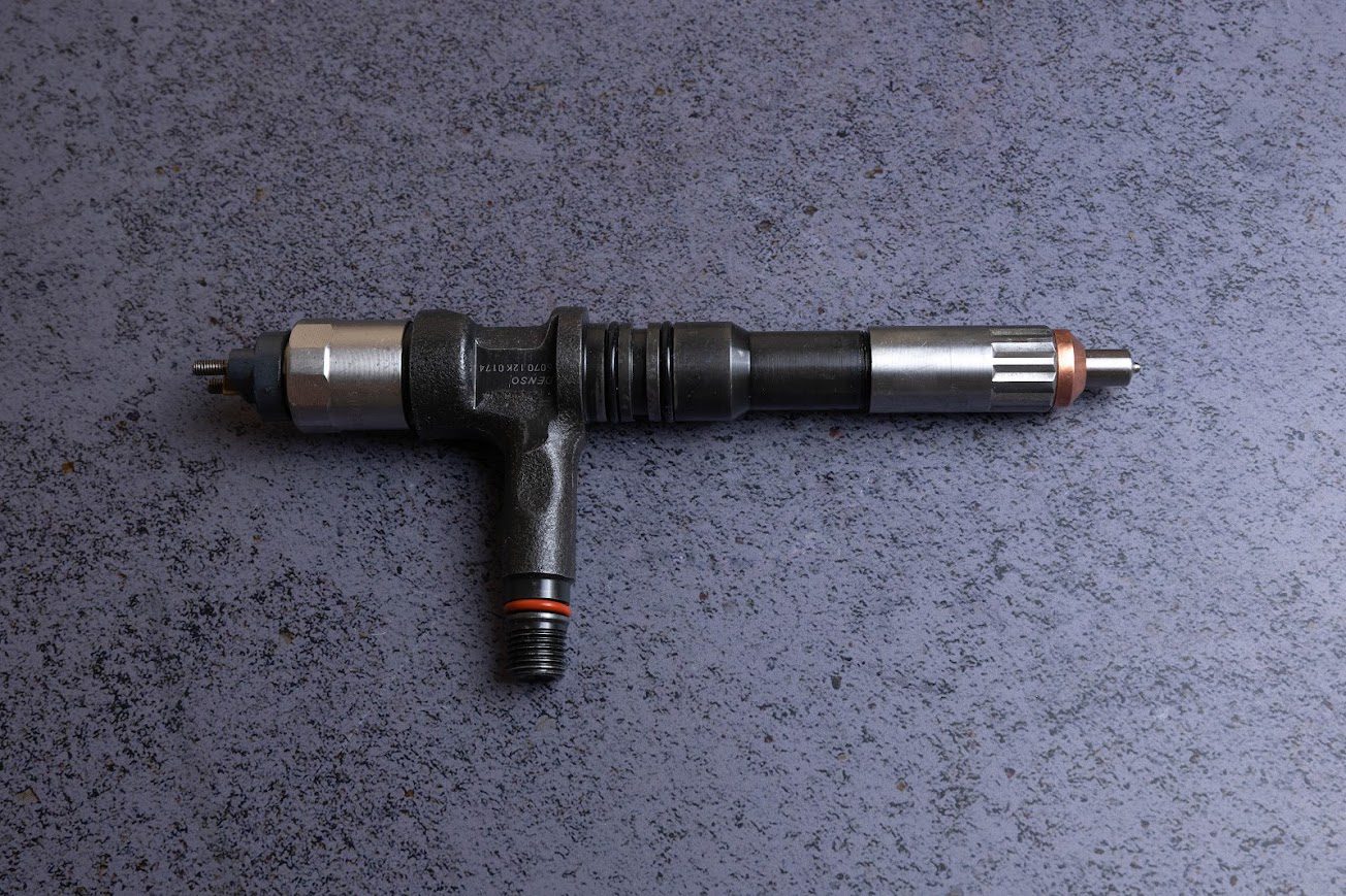 095000-6070 форсунка для двигуна KOMATSU 6D125 - Фото 1 095000-6070 форсунка для двигуна KOMATSU 6D125