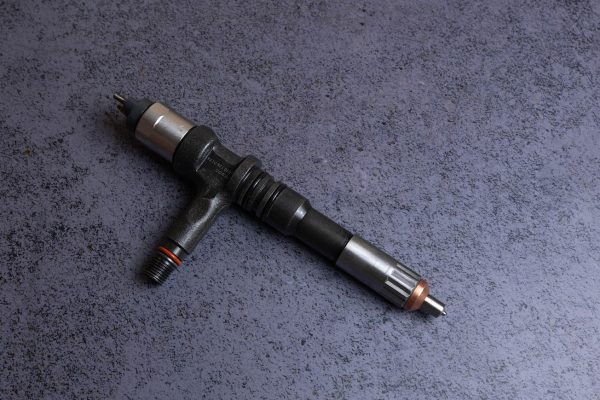 095000-6070 форсунка для двигуна KOMATSU 6D125 - Фото 2