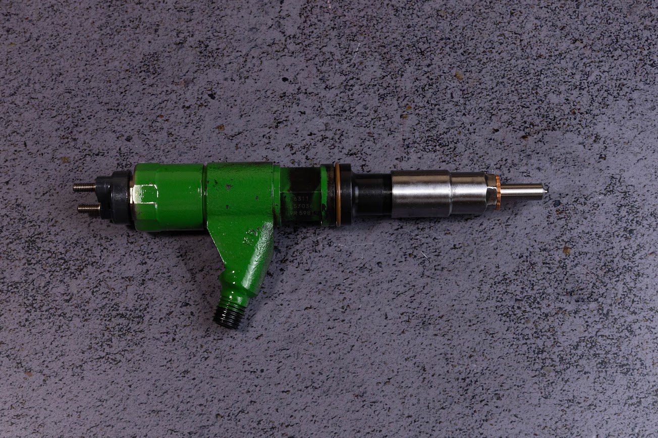 RE530362 форсунка для двигуна JOHN DEERE 4045