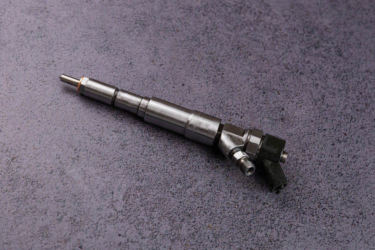 0445110131 Електромагнітний CR інжектор / форсунка BMW 3 (E46), 5 (E60), 5 (E61), 7 (E65, E66, E67), X5 (E53) 2.0D/3.0D 09.01-12.09 - Фото 1 0445110131 Електромагнітний CR інжектор / форсунка BMW 3 (E46), 5 (E60), 5 (E61), 7 (E65, E66, E67), X5 (E53) 2.0D/3.0D 09.01-12.09