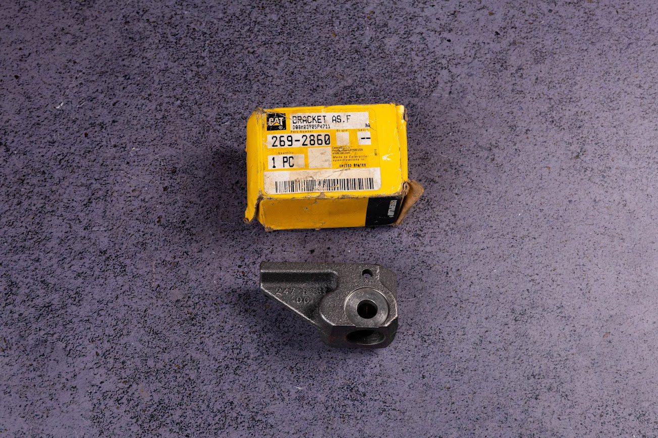 2692860 Вузол кронштейна  для техніки Caterpillar