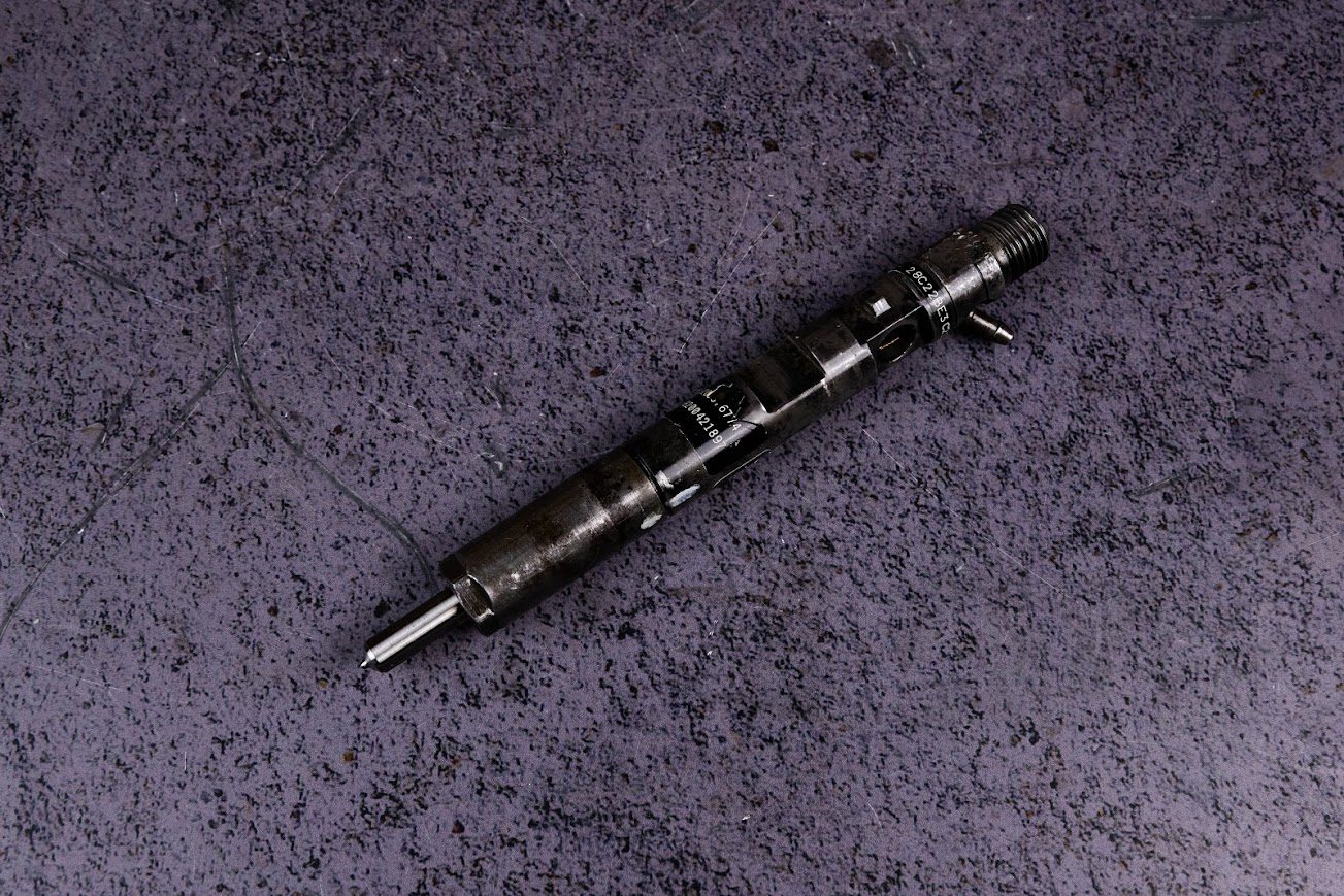 1571084A52000 Електромагнітний CR інжектор / форсунка RENAULT K9K EURO 4