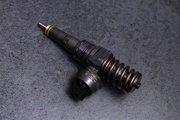 038130073BL Електромагнітна насос форсунка BOSCH для двигуна (статус відновлений Audi A3 1.9 TDI, quattro, Sportback
Seat Altea 1.9 TDI, 4&times;4, Cordoba, Ibiza 1.9 TDI, Leon, Toledo 1.9 TDI, Skoda Fabia 1.9 TDI, Octavia 1.9 TDI, 1Z3, 1Z5, 4&times;4, Roomster 1.9 TDI, Superb 1.9 TDI, VW Caddy 1.9 TDI, Golf 1.9 TDI, Plus, Variant, Jetta 1.9 TDI, Passat 1.9 TDI, Variant,VW Polo 1.4 / 1.9 TDI, VW Touran 1.9 TDI - Фото 3