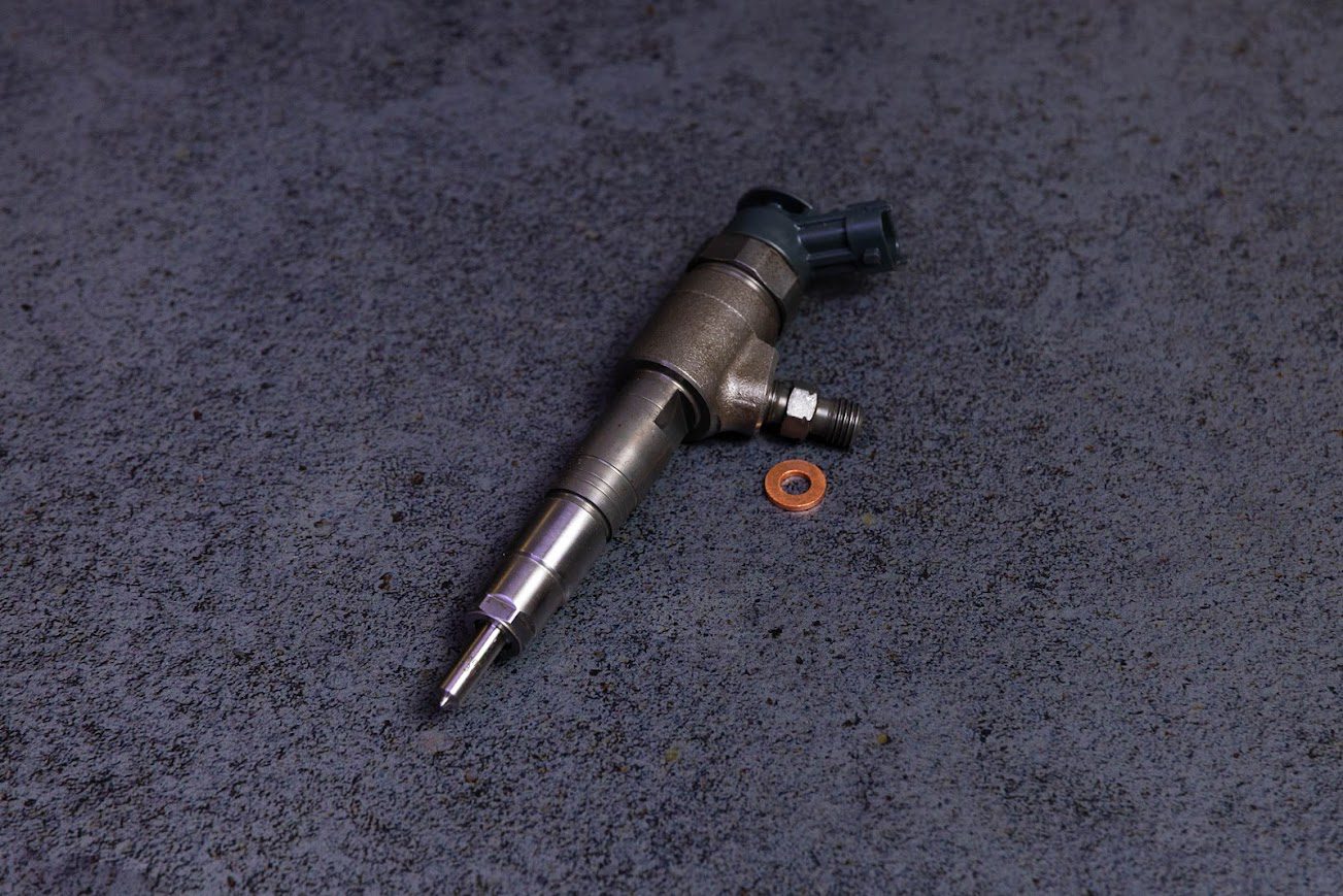 CV8Q9F593AA Електромагнітний CR інжектор / форсунка FORD B-Max, C-Max, Ecosport, Fiesta, Grand C-Max, Kuga, Mondeo V, Mondeo V Turnier