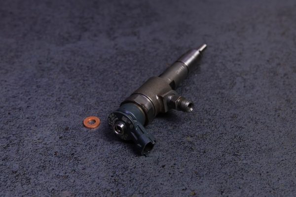 CV8Q9F593AA Електромагнітний CR інжектор / форсунка FORD B-Max, C-Max, Ecosport, Fiesta, Grand C-Max, Kuga, Mondeo V, Mondeo V Turnier - Фото 2