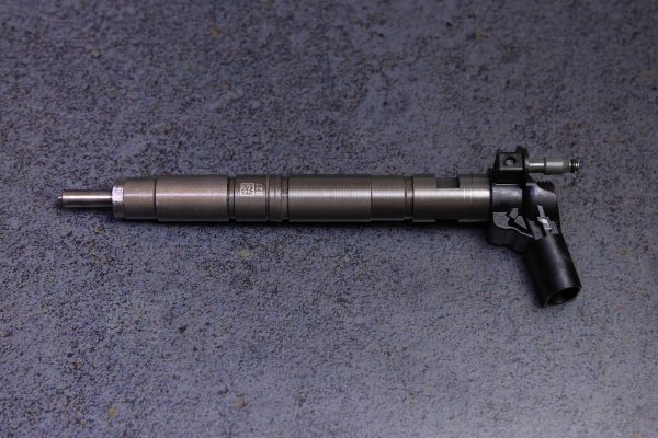 03L130855V П'єзоелектричний CR інжектор AUDI A3, A4 ALLROAD B8, A4 B8, A5, A6 C6, Q5, TT SEAT ALTEA, ALTEA XL, EXEO, EXEO ST, LEON, TOLEDO III SKODA OCTAVIA II, SUPERB II, YETI VW EOS 2.0D 05.03-07.18