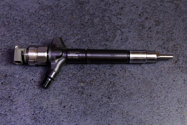 236700R140 інжектор / форсунка Toyota Auris / Avensis / Corolla Engine size: 2.0 d, HP: 126, 2006 &ndash; 2012 двигун: 1AD-FTV, D-4D, T25, E15, NRE15, ZZE15, ADE15, ZRE15, NDE15