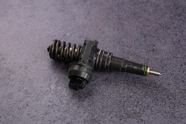 038130073AC Електронна насос форсунка VW 1,9 Tdi
